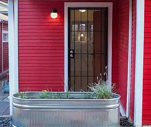 5th image of 2768 Denby Ave