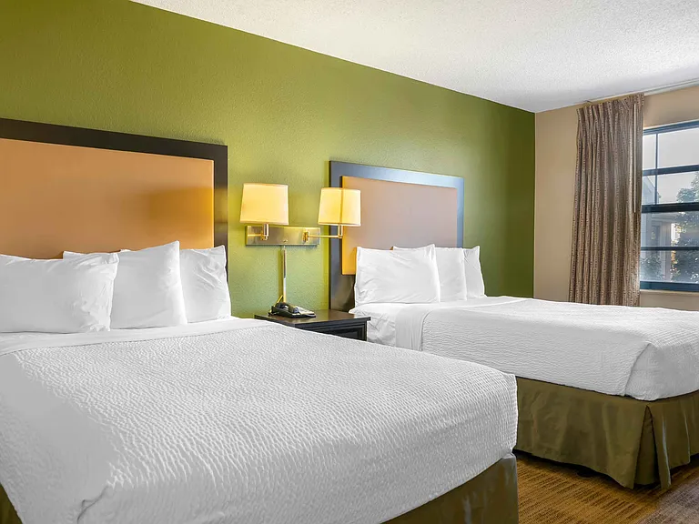 Studio Suite - 2 Full Beds