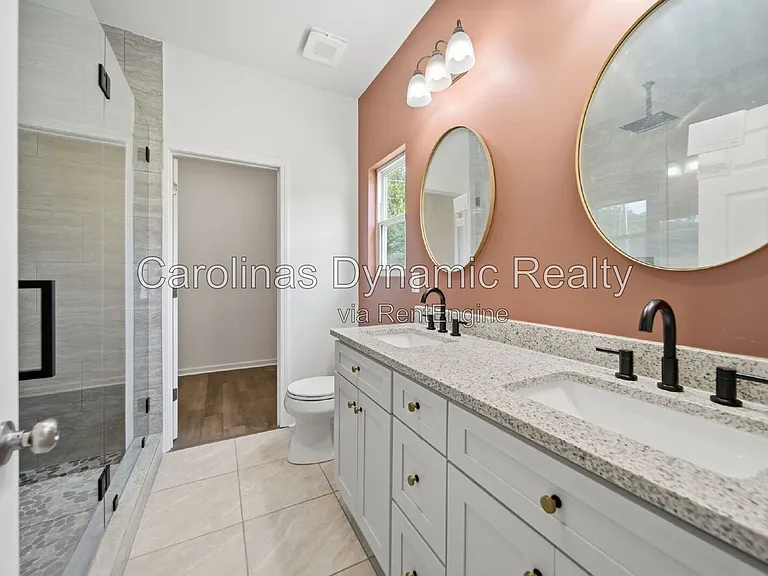 1533 S Battleground Ave — Photo 19