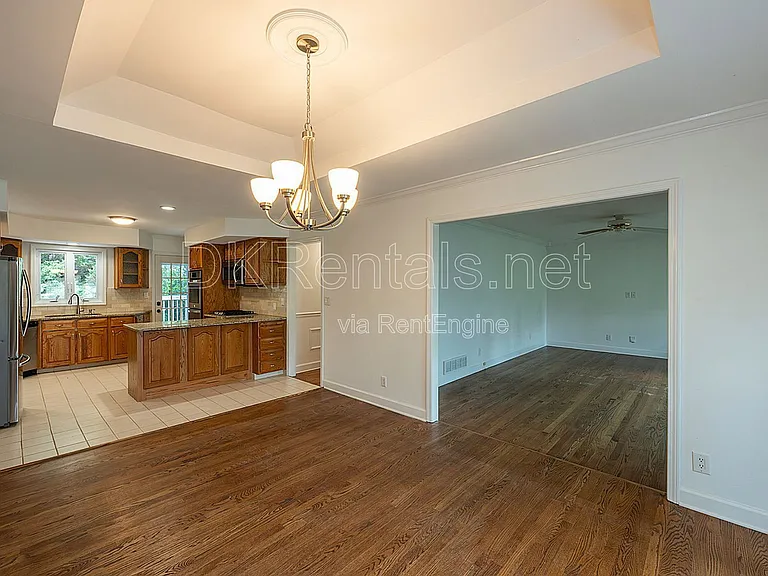 245 Brook Dr — Photo 13