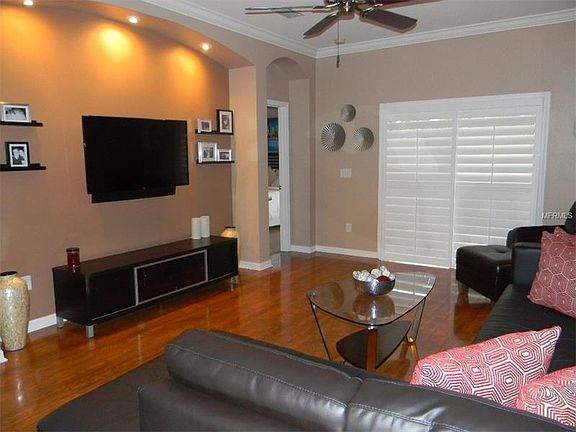 3rd image of 4160 Lenox Blvd