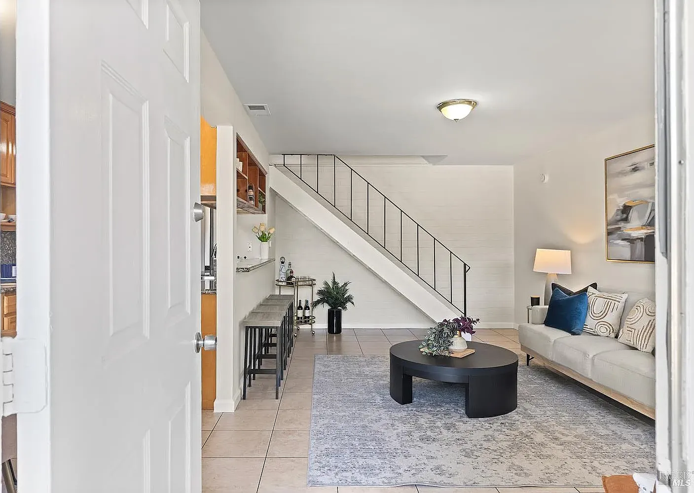 2 bed, 903 sqft, $3,400 — Photo 3