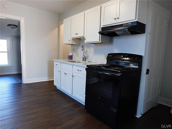 5th image of 213-215 E Penn St