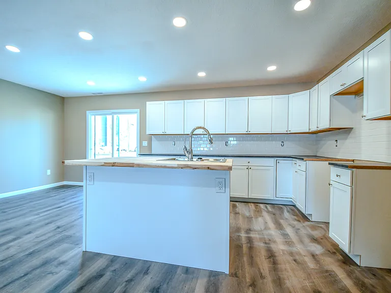 511 Cherry Ln — Photo 12