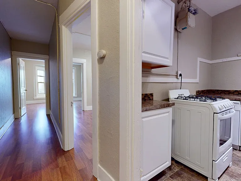 Roycroft Apartments — Photo 28