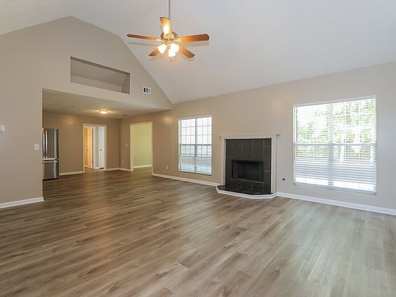 4th image of 597 Briar Run Ct