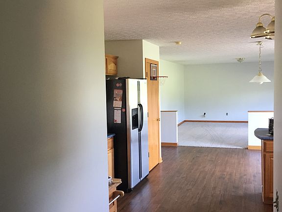 5th image of 700 Newport Dr