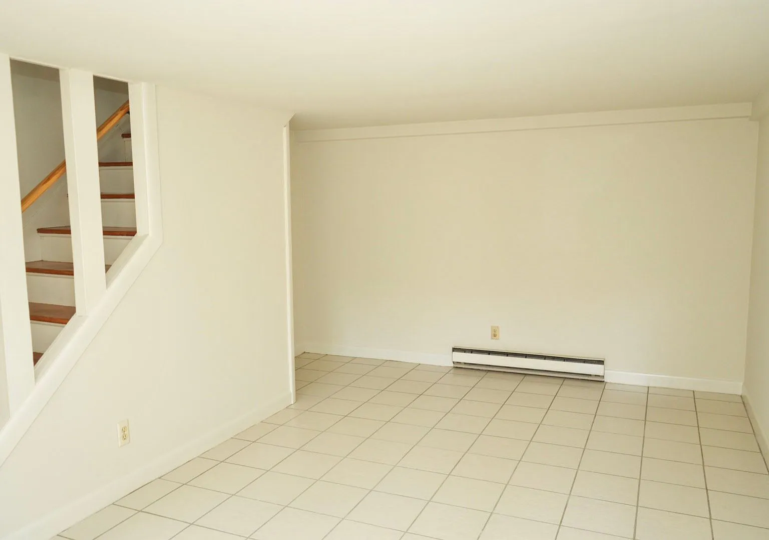 109 Piedmont Ave N — Photo 3