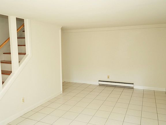 3rd image of 109 Piedmont Ave N APT C