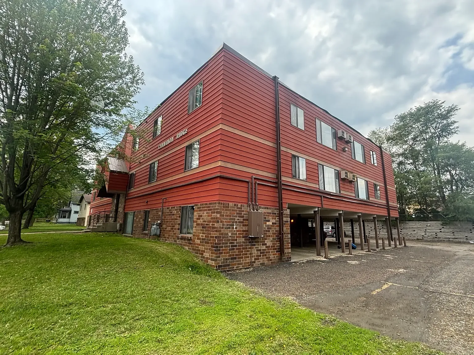 4 bed, $1,450 — Photo 2