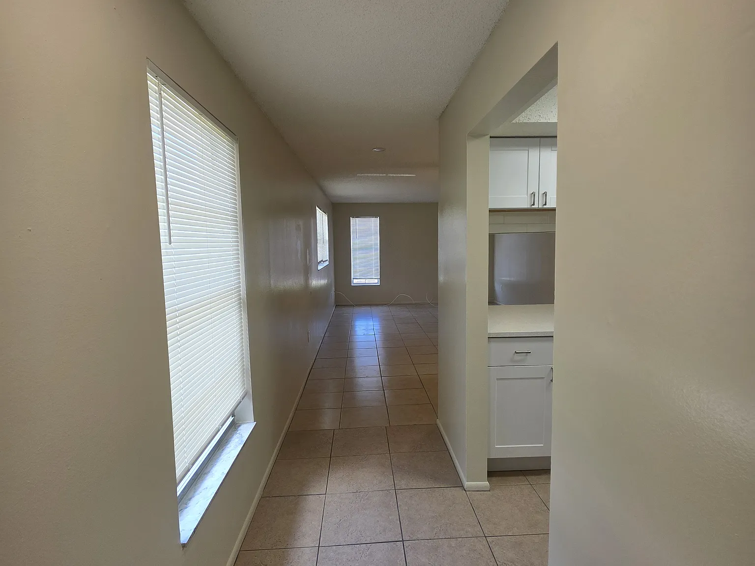 2 bed, 980 sqft, $1,700 — Photo 3