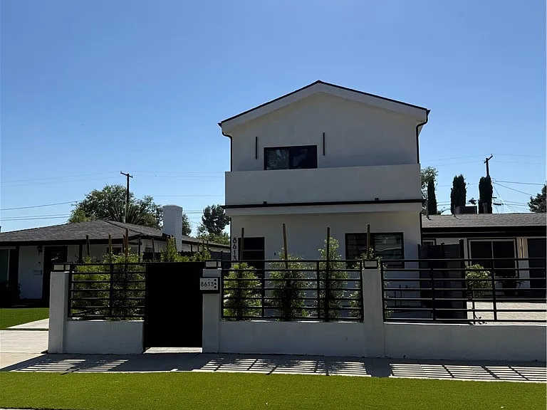 8613 Oakdale Ave — Photo 24