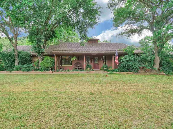 4 NW Wildwood Rd, Lawton, OK 73507
