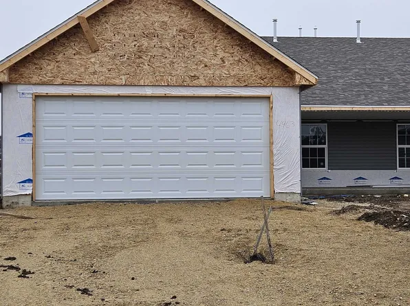 4463 Squaw Valley Dr, Loves Park, IL 61111