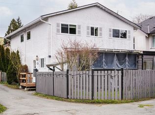 1119 Wychbury Ave, Esquimalt, BC V9A 5K9