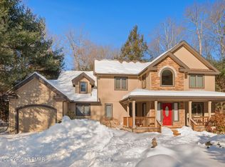 181 Long View Ln, Pocono Pines, PA 18350