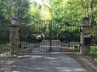 593 Pond Ridge Rd, Tellico Plains, TN 37385