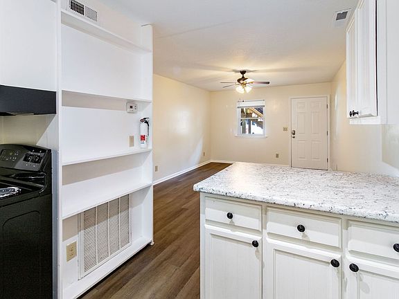 4th image of 105 Bearwood Dr APT J