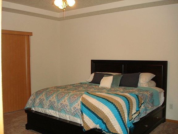 4th image of 4107 Fieldcrest Dr