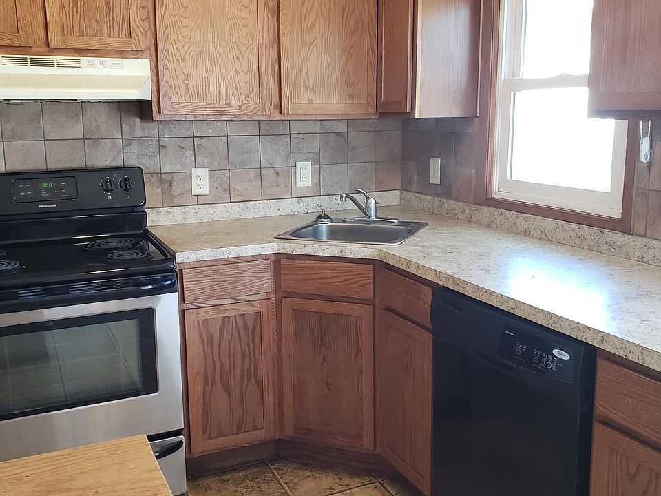 2nd image of 649 Faculty Dr APT 3