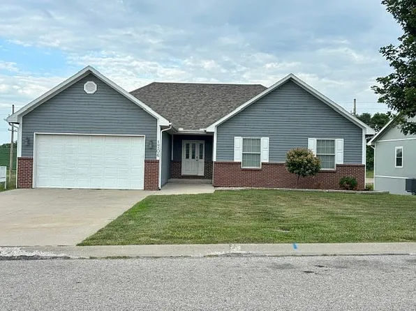 1706 Bluebird Ct, Atchison, KS 66002