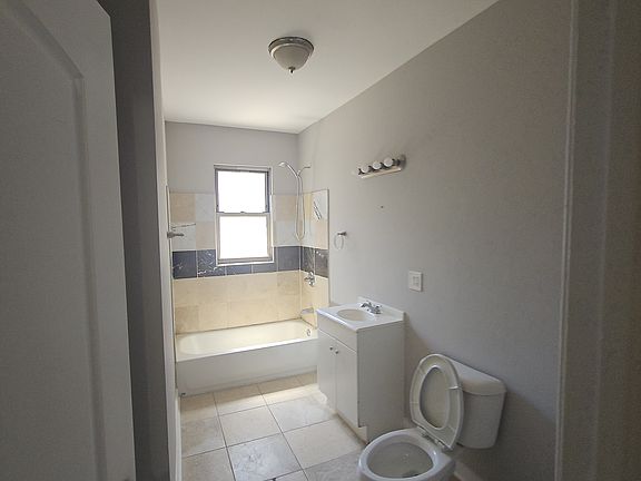5th image of 5717 N Kimball Ave #2E
