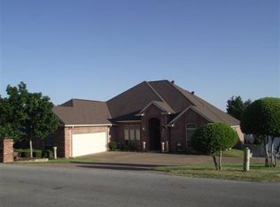4109 Crescent Dr, Granbury, TX 76049
