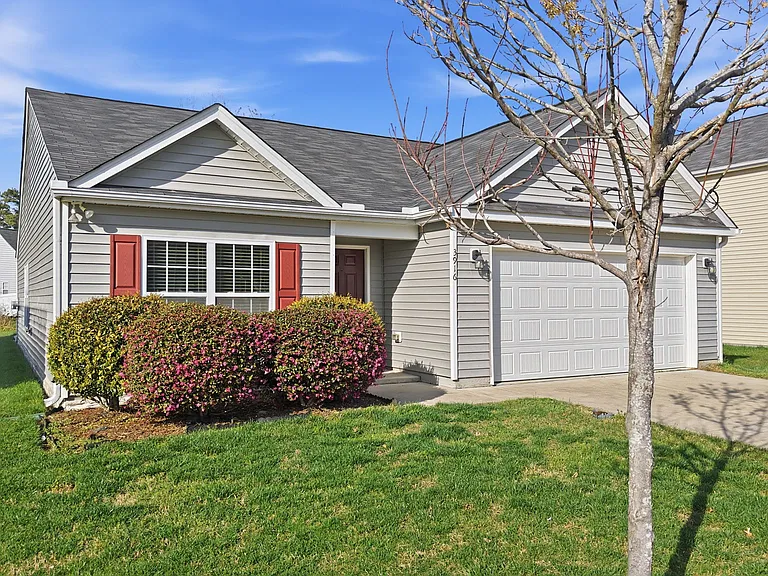3916 Sabre Ln NW — Photo 3