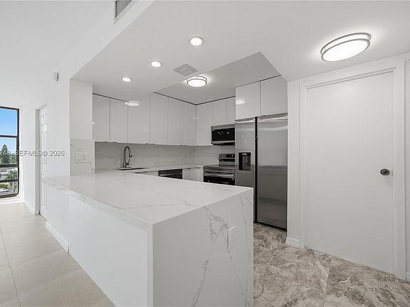 3rd image of 2049 S Ocean Dr APT 703