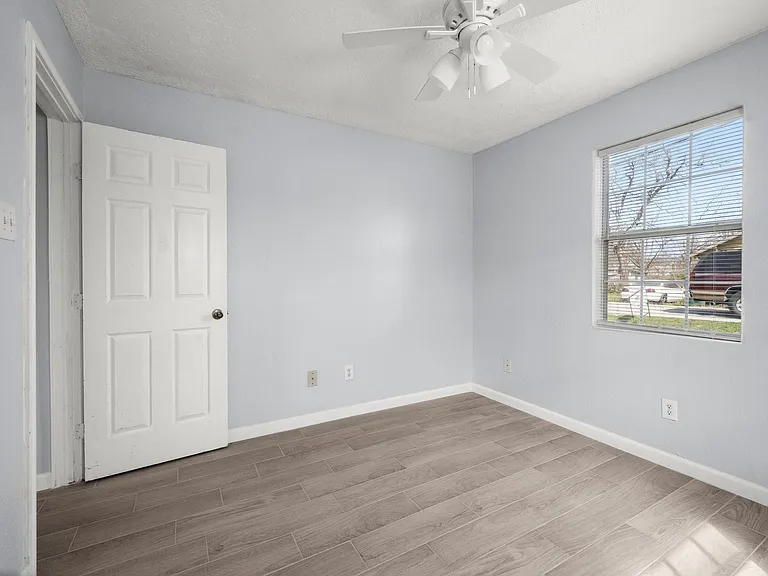 5607 Barton St — Photo 14