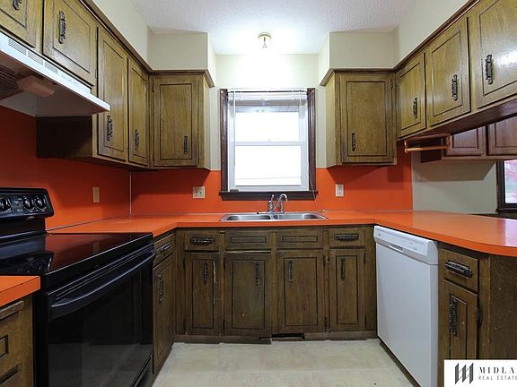 4th image of 9418 Briarwood Ln