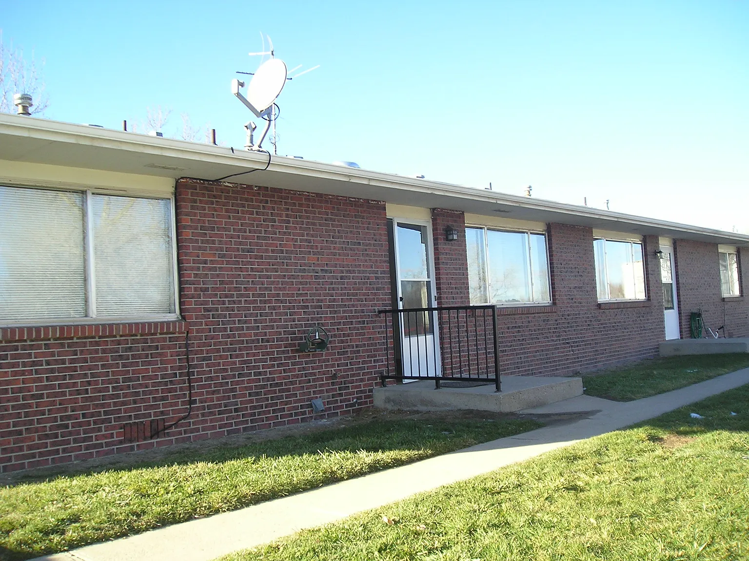 2 bed, 900 sqft, $1,800 — Photo 1