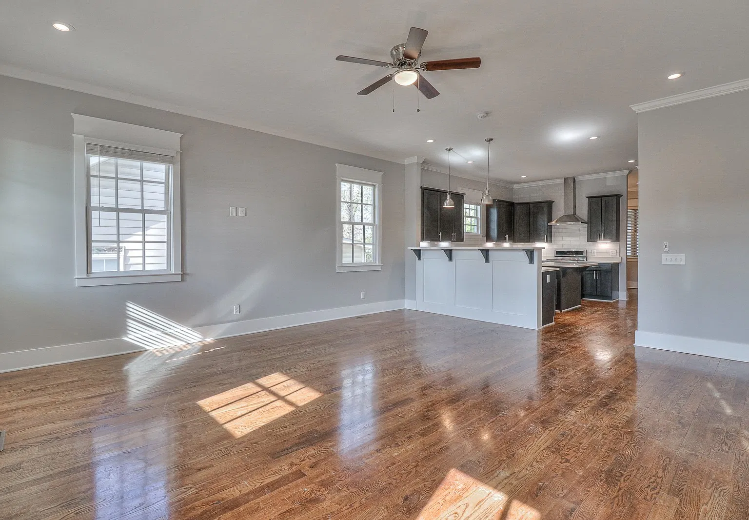 4 bed, 2.5 bath, 2524 sqft, $3,500 — Photo 3