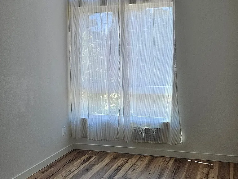 1310 Yakima Ave S — Photo 18