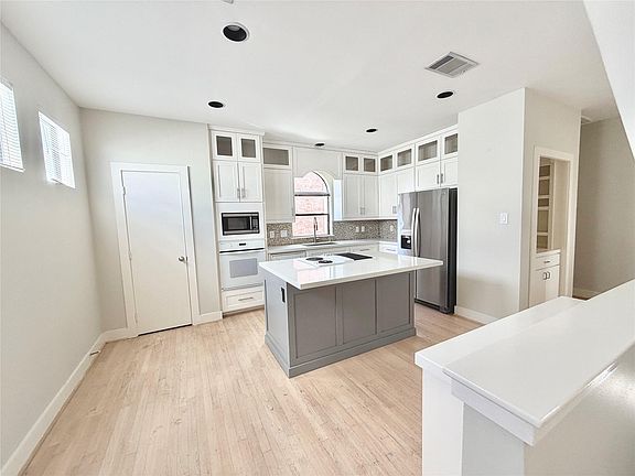 3rd image of 6418 Ferris Dr APT 3