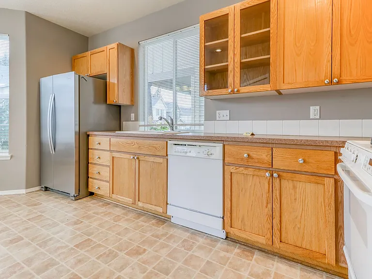 20467 SW Rosemount St — Photo 7