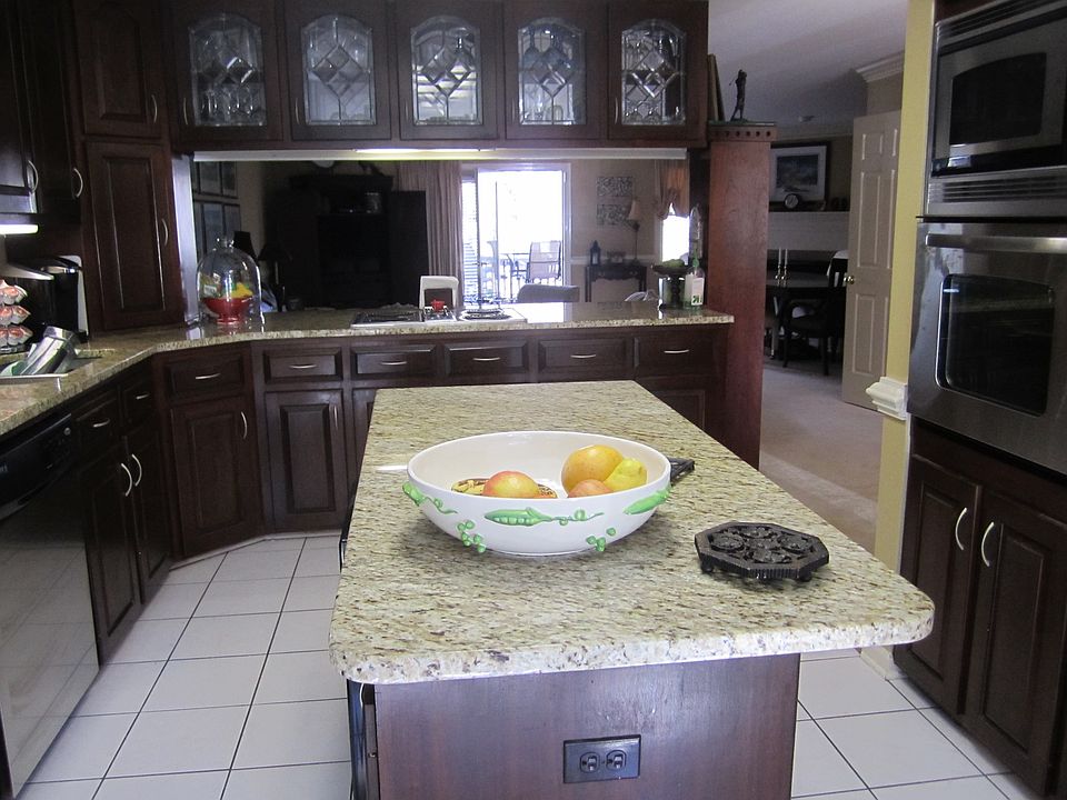 eat in kitchen