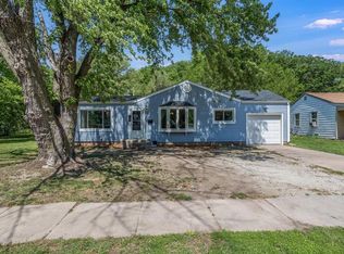 2914 E Range Rd, Wichita, KS 67216