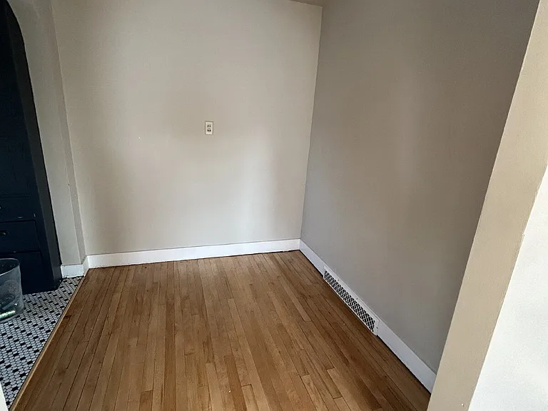 107 Elizabeth St #4 — Photo 5