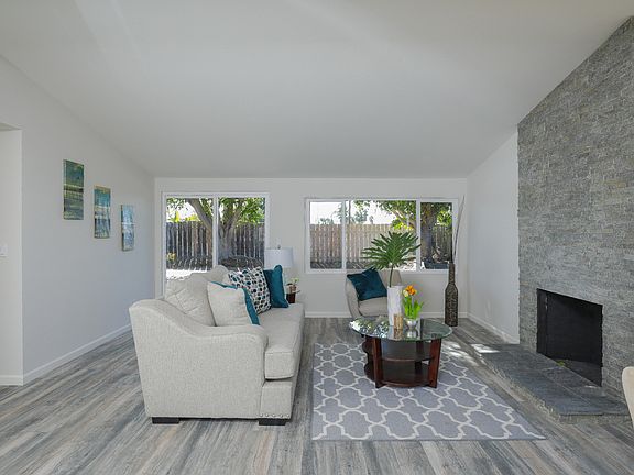 4th image of 9261 Rebecca Ave