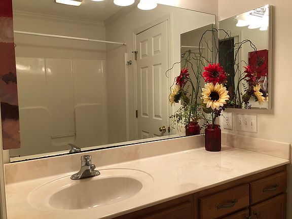 3rd image of 801 Welton Cir