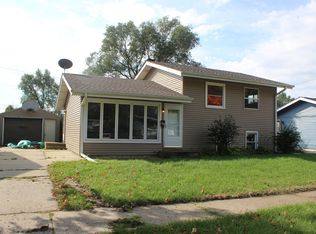 1117 Ramona Ter, Machesney Park, IL 61115