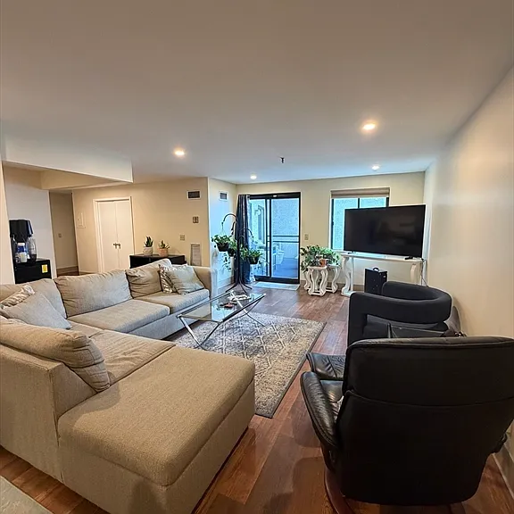 376 Ocean Ave #901 — Photo 4