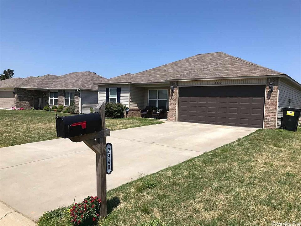 2nd image of 2940 Beechwood Dr