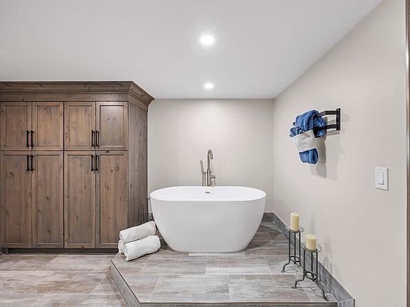 4th image of 3131 W Gulf Dr Unit 305