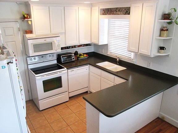 3rd image of 410 N 5th St