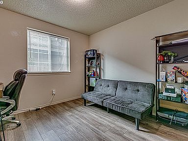 3rd image of 3124 NE 120th Ct