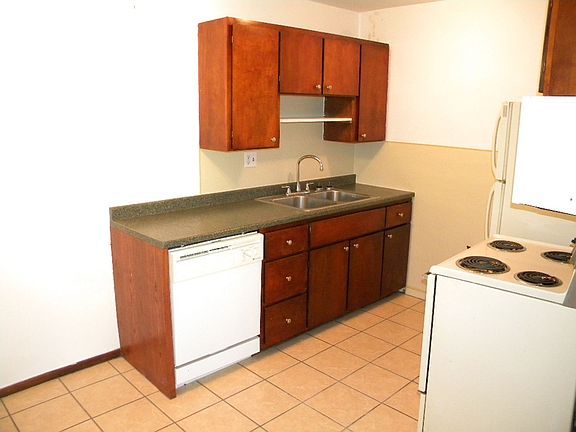 5th image of 904-912 21st Ave S #216