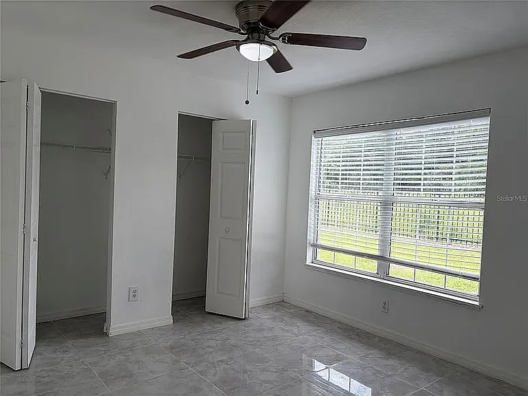 4 bed, 2525 sqft, $2,400 — Photo 3