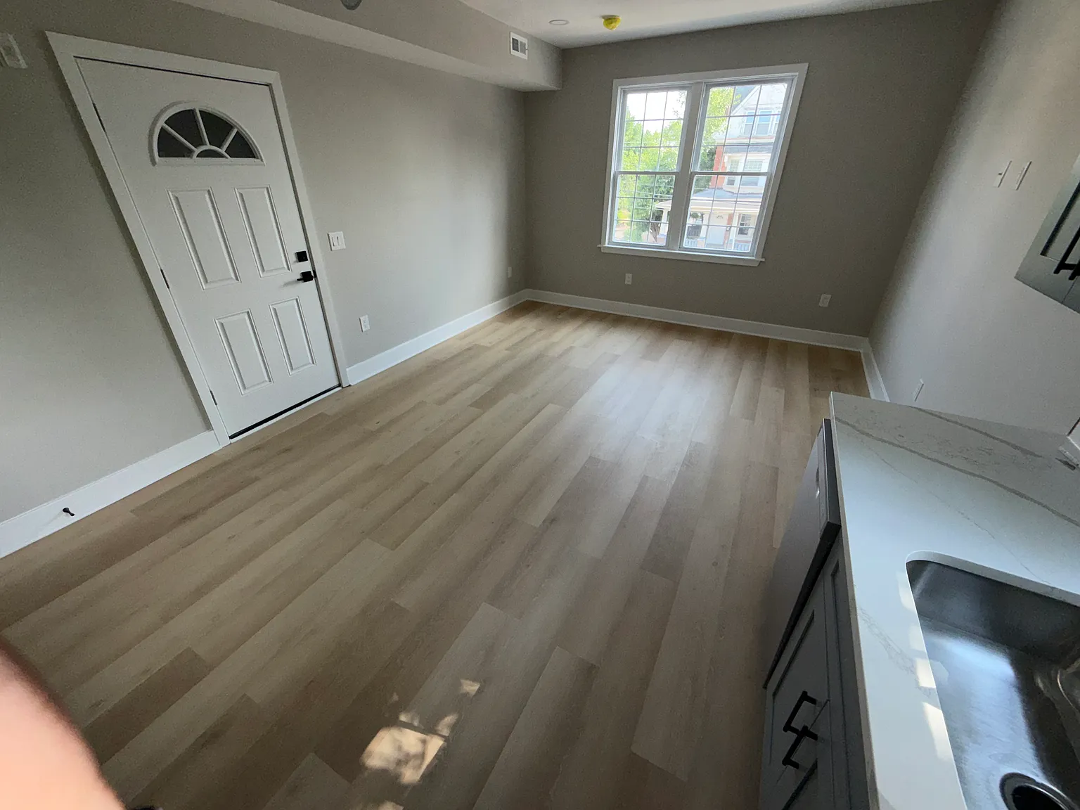 2 bed, 1300 sqft, $1,800 — Photo 4